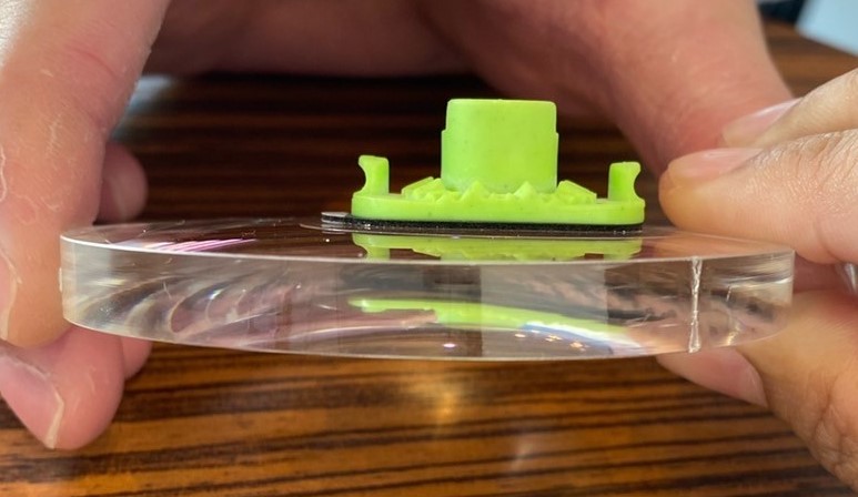 เลนส์แก้ไขสายตาสั้นจะหนาที่ขอบ